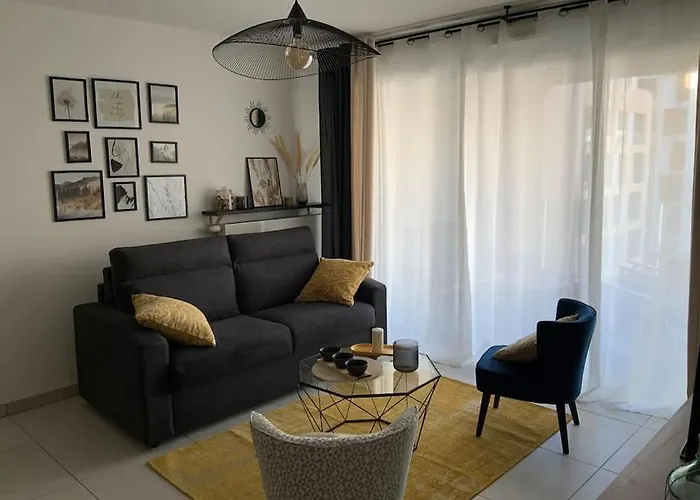 Logement Cosy Climatise Avec Parking